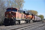 Grain train rolls west through Union